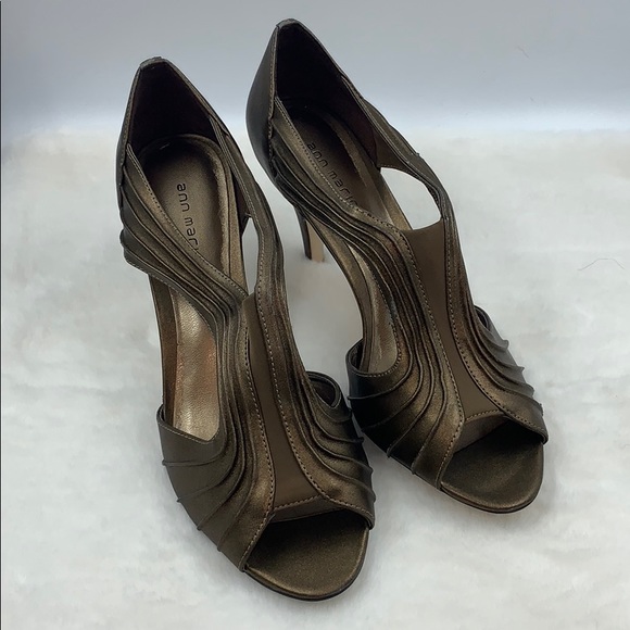 Ann Marino Logan Bronze Heels - Picture 2 of 8